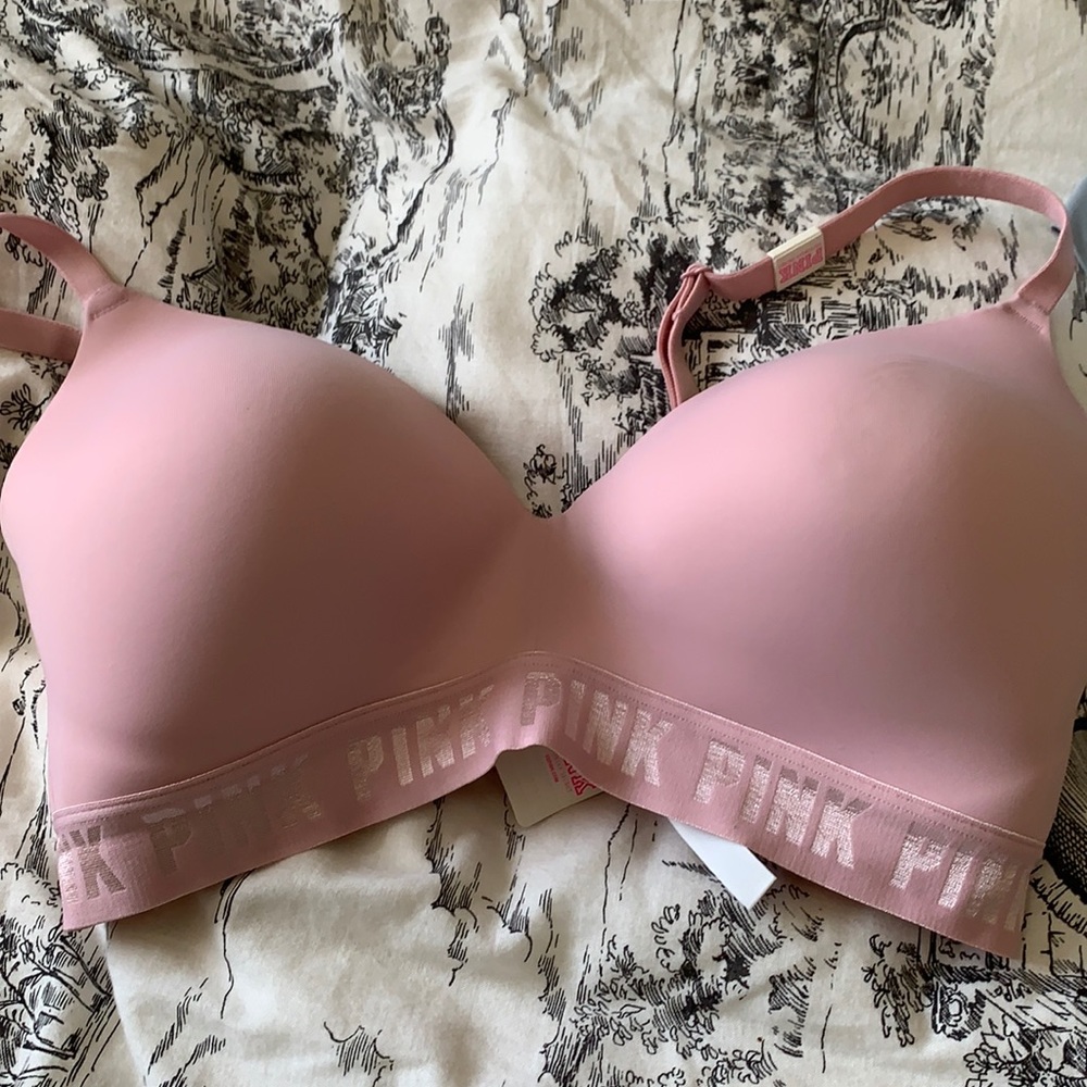 Wireless lightly padded bra Victoria Secret PINK.